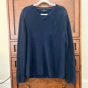 EUC Banana Republic Men's Navy V-Neck Sweater, Size Medium